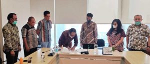 Wagub Josef Nae Soi Tanda Tangani Pijman Dari PT. SMI