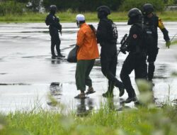 Rencanakan Bom Gereja di Papua, 10 Teroris Ditangkap Densus 88