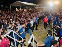 Malam Terakhir di Ende Jokowi Saksikan Konser Slank dan Kla Project