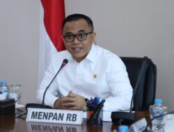 Presiden Jokowi Tanya Nasib Tenaga Honor ke MenPAN-RB, Begini Jawabannya