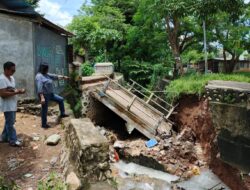 Komisi III DPRD Kota Kupang Minta Pemkot Segera Bangun Jembatan di Pasar Inpres yang Roboh
