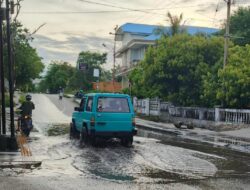 Warga Keluhkan Genangan Air di Sejumlah Jalan, Pemkot Kupang Janji Buat Lubang Resapan