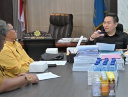 Umat Hindu Kota Kupang Sambut Nyepi dengan Berbagi Takjil ke Umat Muslim