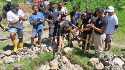 Forum Pemuda NTT Bantu Bangun Rumah Layak Huni untuk Warga Miskin di Kupang